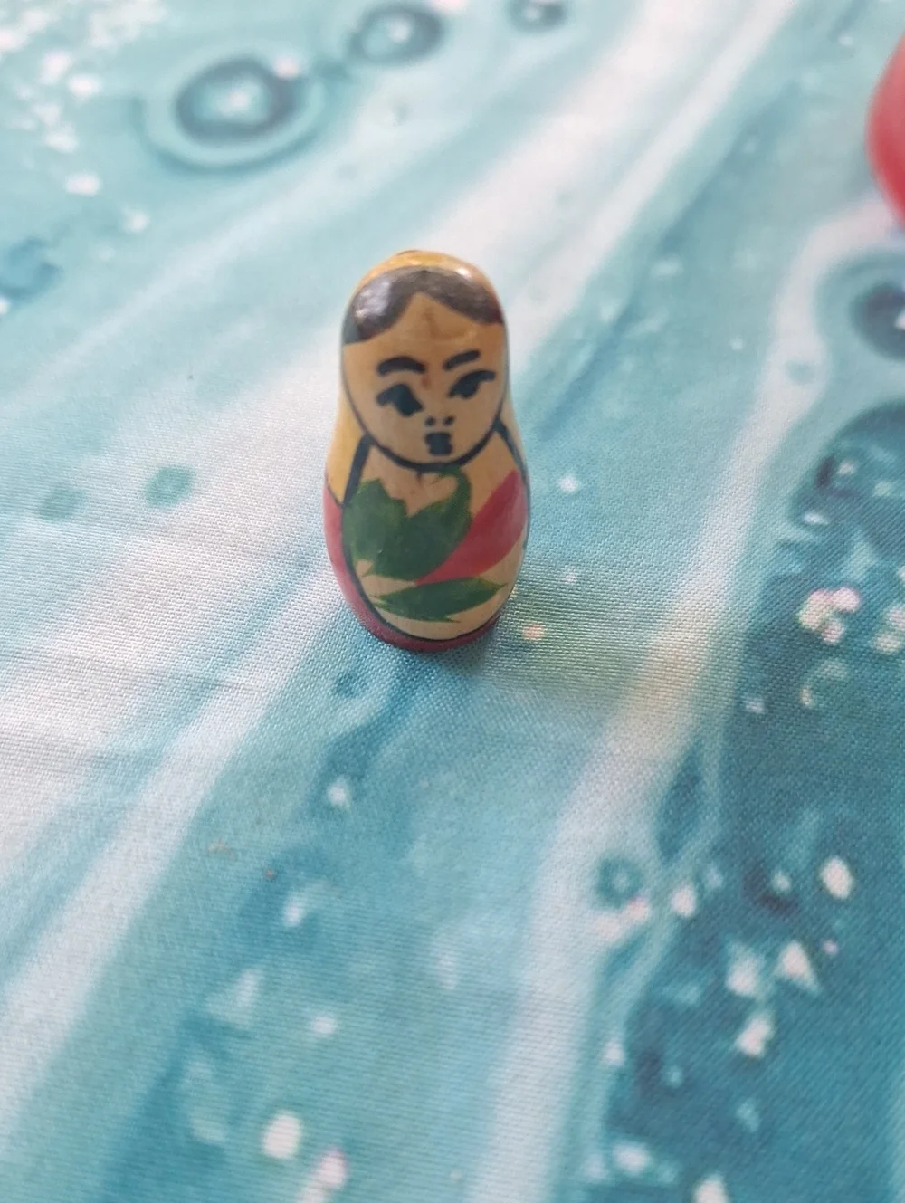 Set Of 6Traditional Wooden Matryoshka Nesting Dolls - Yellow & Red